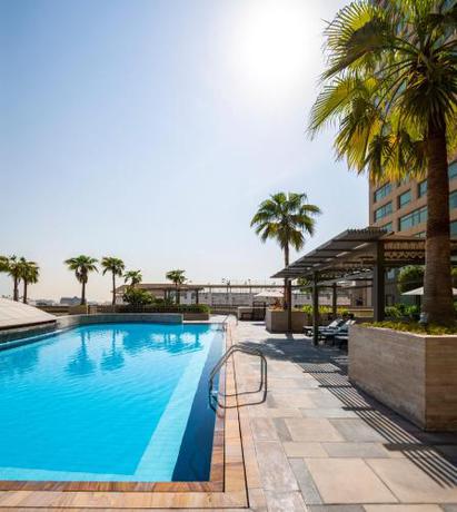 Imagen de la piscina del Aparthotel Swissotel Living Al Ghurair. Foto 19