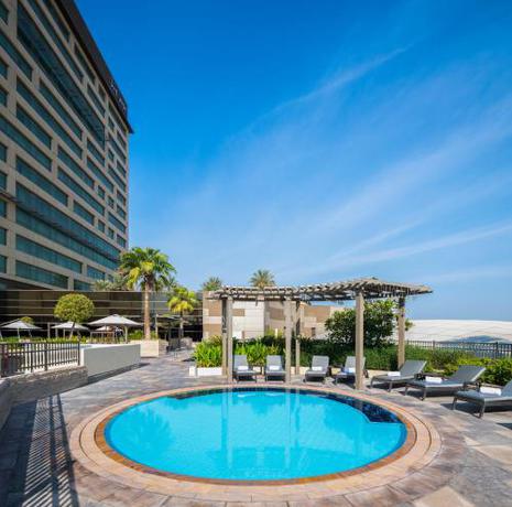 Imagen de la piscina del Aparthotel Swissotel Living Al Ghurair. Foto 20