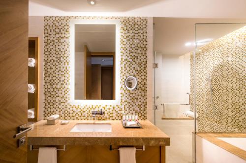 Imagen general del Aparthotel Swissotel Living Al Ghurair. Foto 1