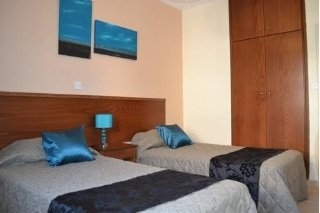 Imagen de la piscina del Aparthotel Tasiana. Foto 9