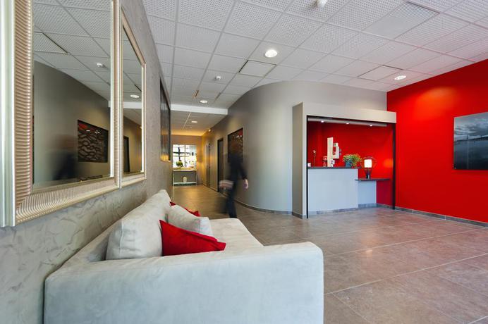 Imagen de los interiores del Aparthotel T&eacute;n&eacute;o Apparthotel Talence Arthena. Foto 9
