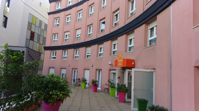 Imagen de la habitación del Aparthotel The Originals R&eacute;sidence, Les Laur&eacute;ades, Clermont-Ferrand. Foto 8