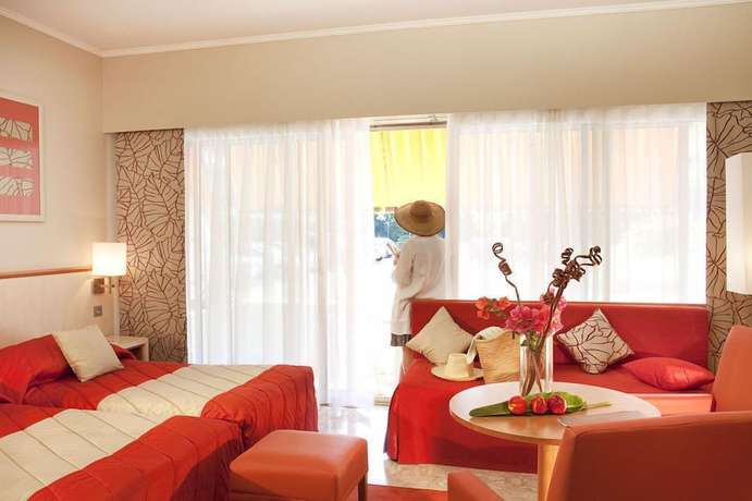 Imagen de la habitación del Aparthotel The Originals R&eacute;sidence, Les Str&eacute;litzias, Antibes Juan-Les-Pins. Foto 10