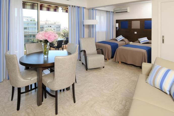 Imagen de la habitación del Aparthotel The Originals R&eacute;sidence, Les Str&eacute;litzias, Antibes Juan-Les-Pins. Foto 19