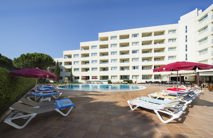 Imagen de la piscina del Aparthotel The Patio Suite Hotel. Foto 12