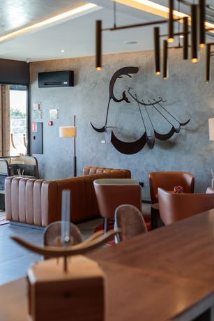 Imagen de los interiores del Aparthotel The Shipyard Angra. Foto 14