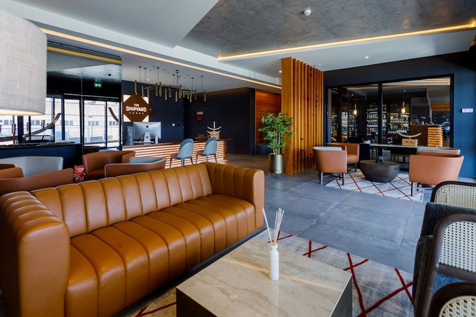 Imagen de los interiores del Aparthotel The Shipyard Angra. Foto 15