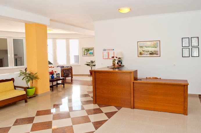 Imagen de los interiores del Aparthotel Thodorou Village. Foto 10