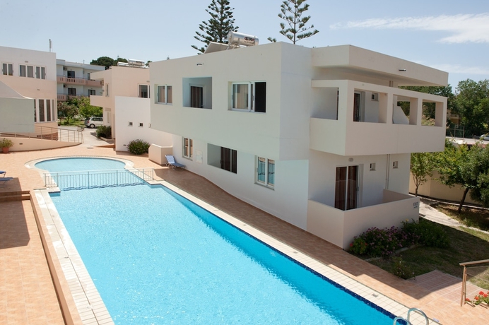 Imagen de la piscina del Aparthotel Thodorou Village. Foto 15