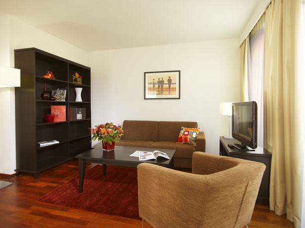 Imagen de los interiores del Aparthotel Thon Residence Parnasse. Foto 8