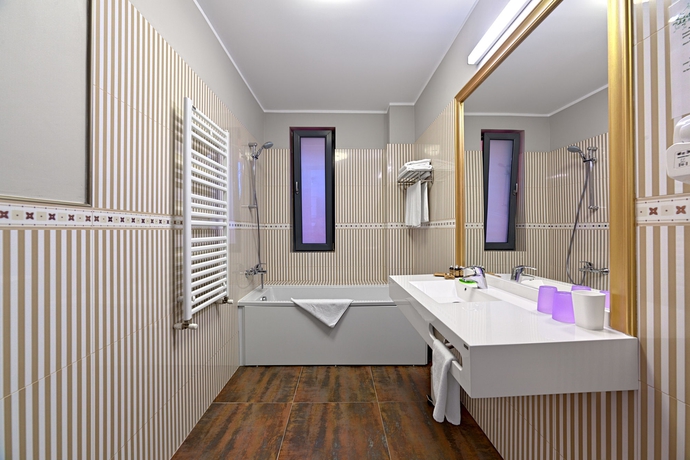 Imagen de la habitación del Aparthotel Tomis Garden. Foto 13