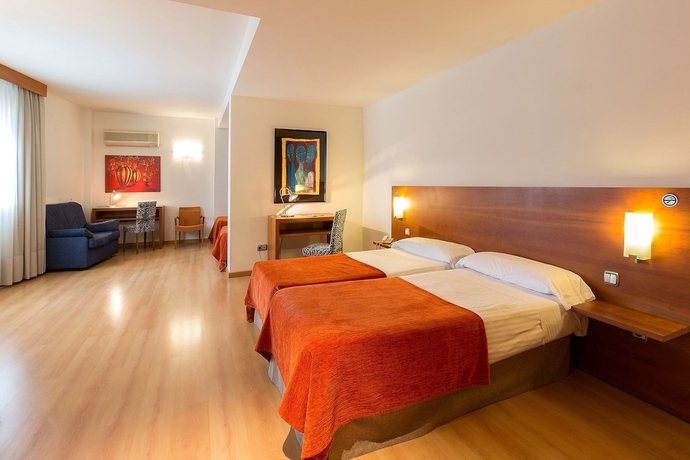 Imagen de la habitación del Aparthotel Torre Monreal Hotel. Foto 6