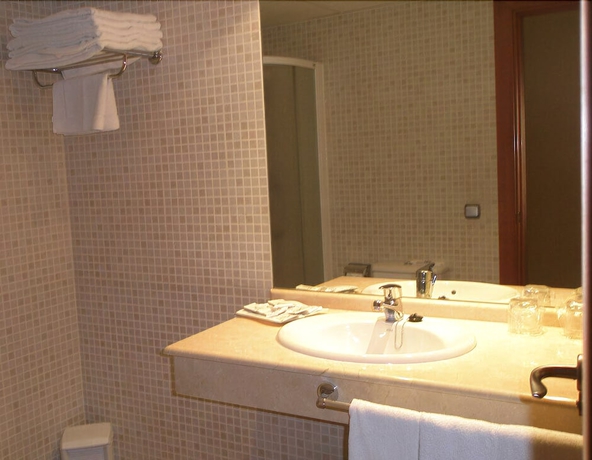 Imagen de la habitación del Aparthotel Torre Monreal Hotel. Foto 7