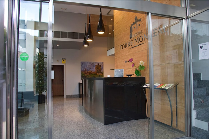 Imagen de los interiores del Aparthotel Torre Monreal Hotel. Foto 17