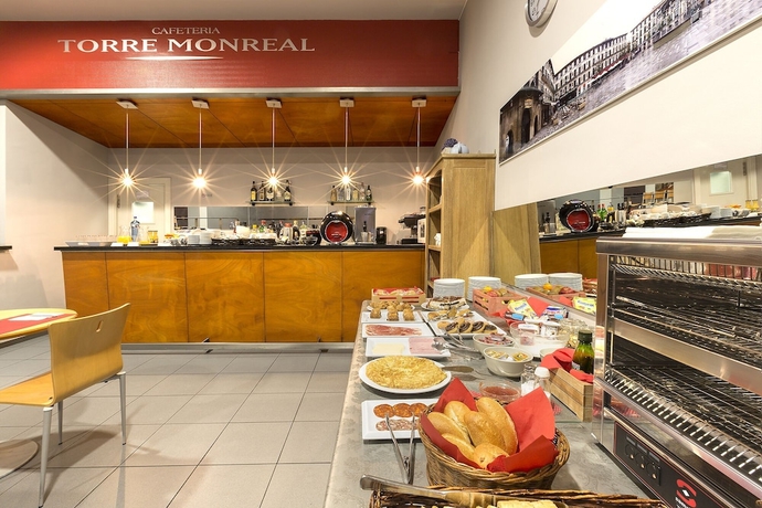 Imagen del bar/restaurante del Aparthotel Torre Monreal Hotel. Foto 4