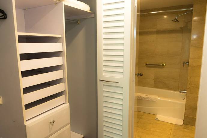 Imagen de la habitación del Aparthotel Torres de Suites by InAmazonas. Foto 15