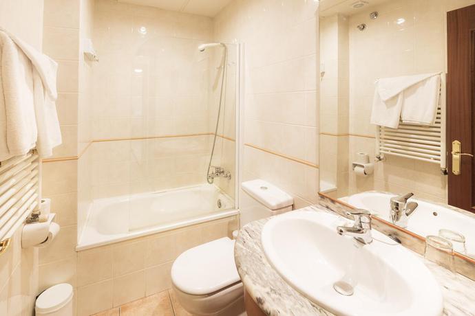 Imagen de la habitación del Aparthotel Trainera, Esterri d'&Aacute;neu. Foto 3
