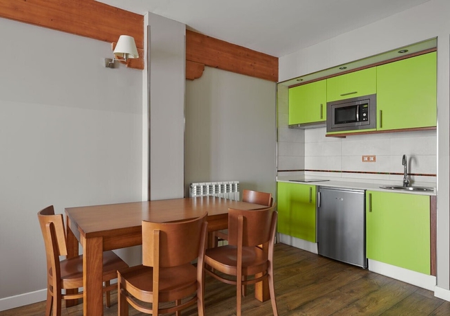 Imagen de la habitación del Aparthotel Tres Qui&ntilde;ones. Foto 15