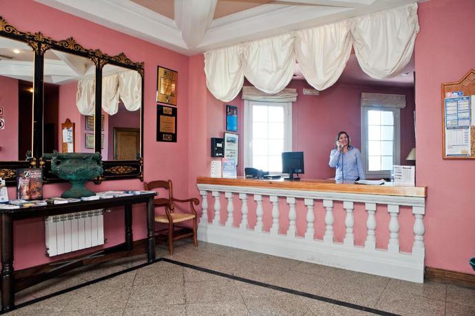 Imagen de los interiores del Aparthotel Trevenque. Foto 9
