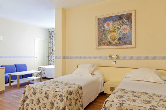 Imagen de la habitación del Aparthotel Tribu Malasa&ntilde;a. Foto 2