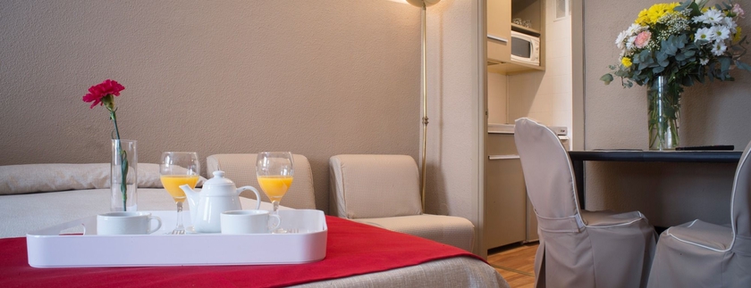Imagen de la habitación del Aparthotel Tribu Malasa&ntilde;a. Foto 3