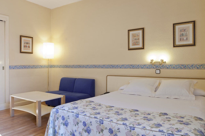 Imagen de la habitación del Aparthotel Tribu Malasa&ntilde;a. Foto 9