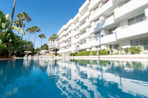 Imagen general del Aparthotel Tropicana, Cala Millor. Foto 2
