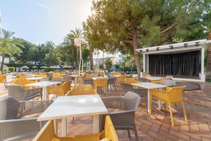 Imagen general del Aparthotel Tropicana, Cala Millor. Foto 9