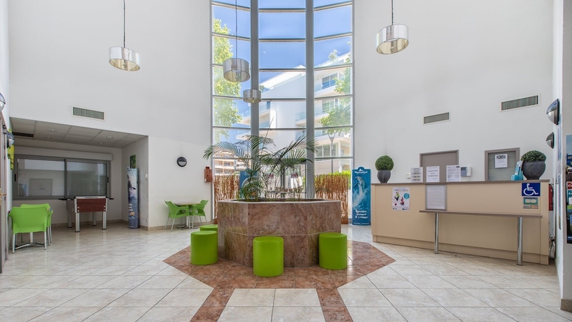 Imagen de los interiores del Aparthotel Vacanc&eacute;ole - R&eacute;sidence Le Crystal. Foto 19