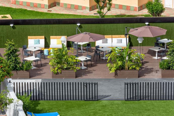 Imagen de los exteriores del Aparthotel Veramar. Foto 8