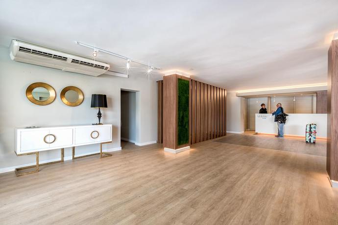 Imagen de los interiores del Aparthotel Veramar. Foto 10
