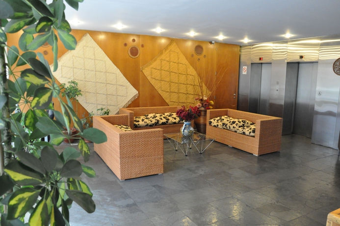 Imagen de los interiores del Aparthotel Versalles Suites. Foto 8