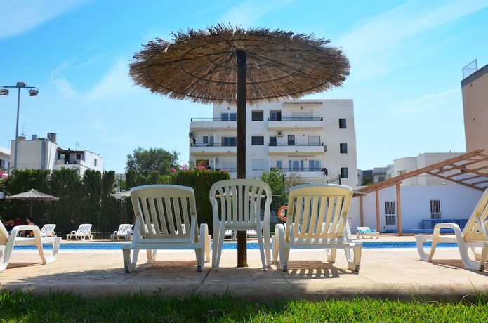 Imagen de la piscina del Aparthotel Vibra Bay. Foto 20