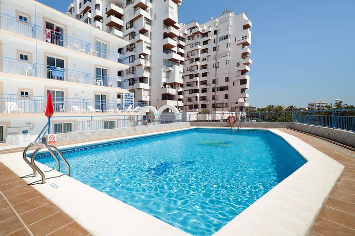 Imagen de la piscina del Aparthotel Vibra Del Mar - Adults Only. Foto 18