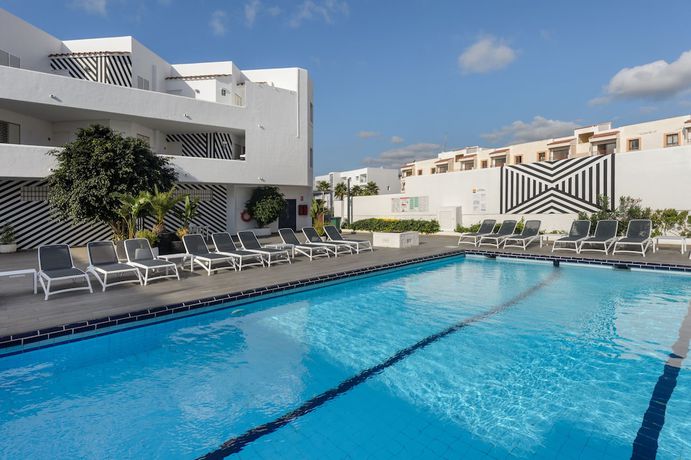 Imagen de la piscina del Aparthotel Vibra Mogambo - Adults Only. Foto 19