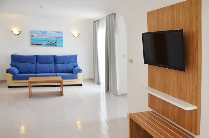 Imagen de la habitación del Aparthotel Vibra San Marino. Foto 4