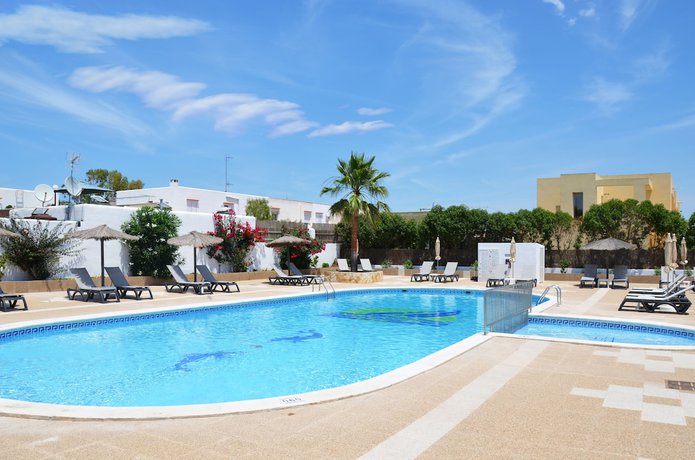 Imagen de la piscina del Aparthotel Vibra San Marino. Foto 13