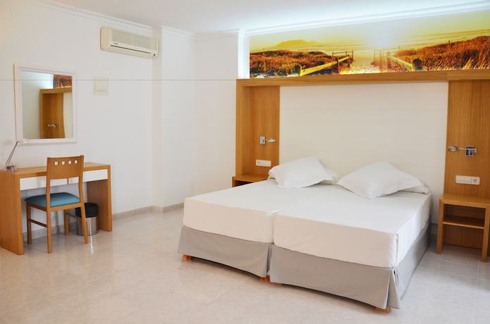 Imagen de la habitación del Aparthotel Vibra San Marino. Foto 8