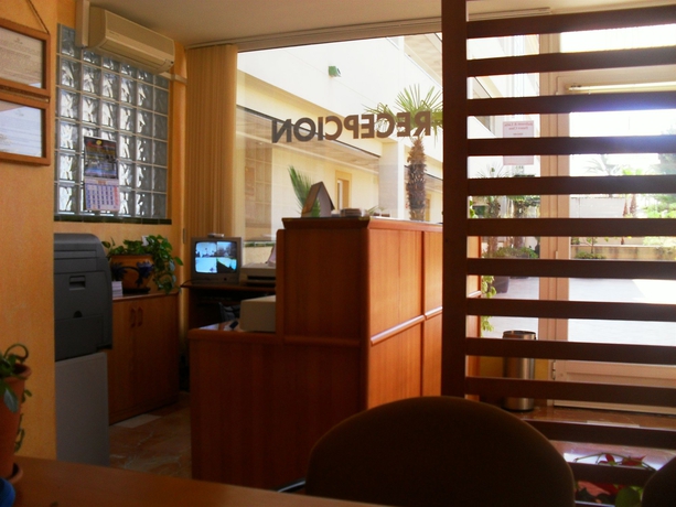 Imagen de los interiores del Aparthotel Vidalbir. Foto 7