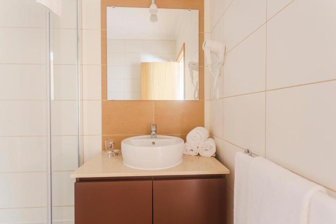 Imagen de la habitación del Aparthotel Vila Barca. Foto 4