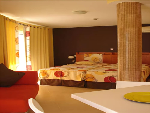 Imagen de la habitación del Aparthotel Vila Luz. Foto 3