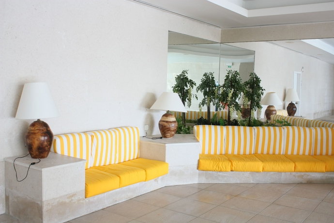 Imagen de los interiores del Aparthotel Vila Petra. Foto 6