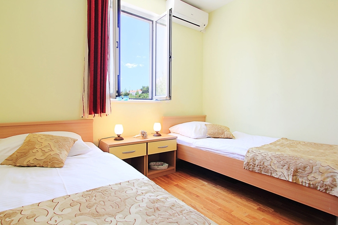 Imagen de la habitación del Aparthotel Villa Erna. Foto 5