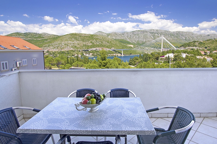 Imagen de la habitación del Aparthotel Villa Erna. Foto 10
