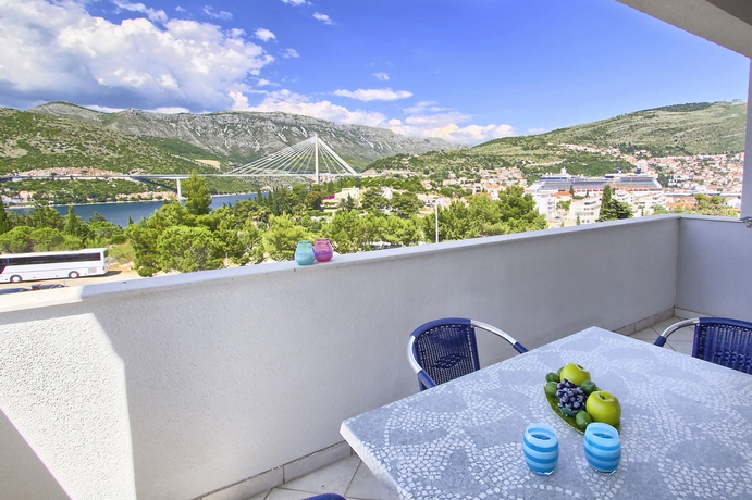 Imagen de la habitación del Aparthotel Villa Erna. Foto 11