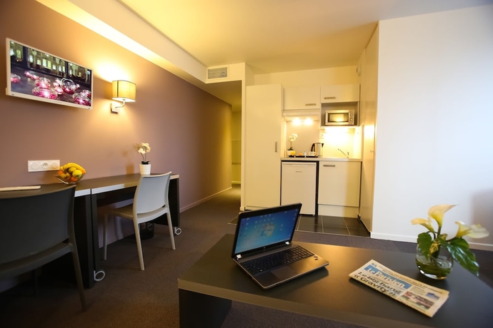 Imagen de la habitación del Aparthotel Villa Paris Orly. Foto 11