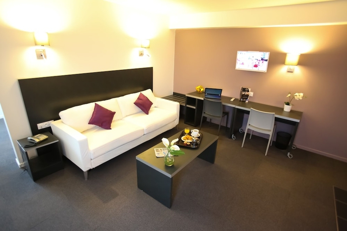 Imagen de la habitación del Aparthotel Villa Paris Orly. Foto 12