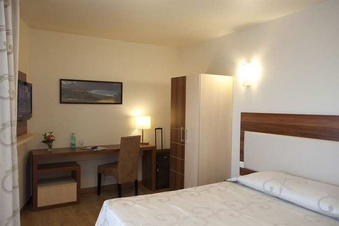 Imagen de la habitación del Aparthotel Villa Val S&eacute;nart. Foto 2