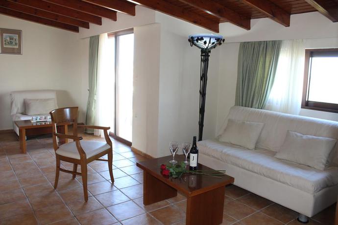 Imagen general del Aparthotel Villas Duc Rhodes. Foto 5