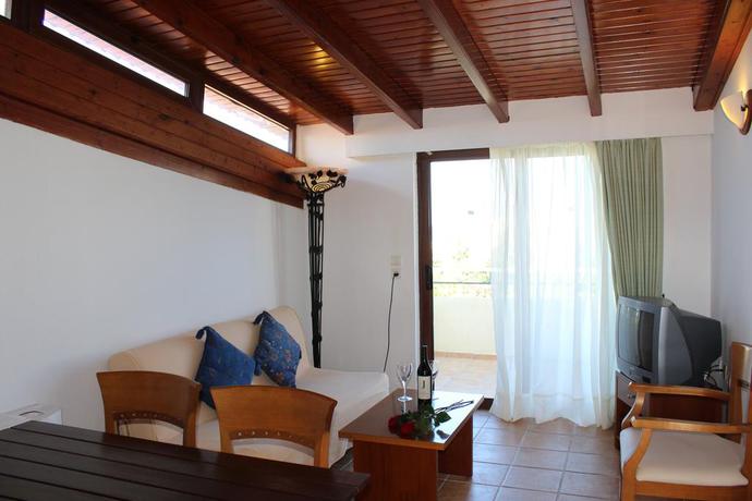 Imagen general del Aparthotel Villas Duc Rhodes. Foto 8